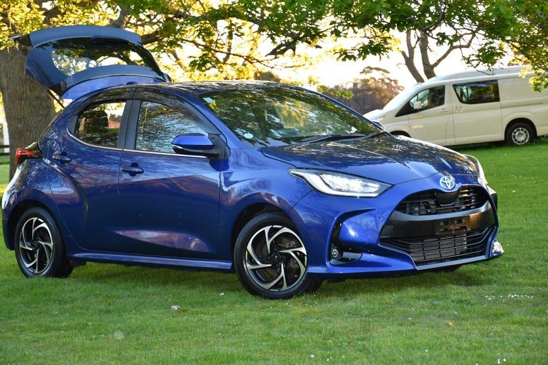 2020 Toyota Yaris Hybrid high spec Heated seats, photo 3
