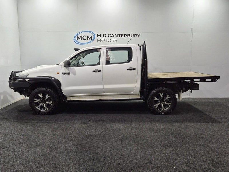 2013 Toyota Hilux 4X4 3.0L Diesel Flatdeck, photo 2