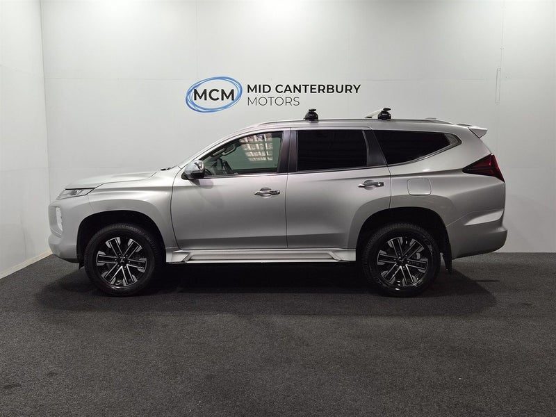 2023 Mitsubishi Pajero Sport VRX 7 Seater, photo 2