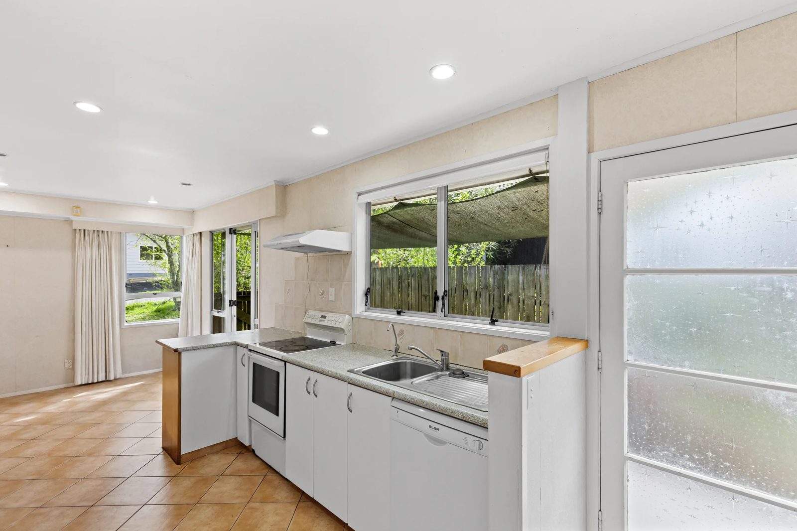 15 Kerria Place, Sunnynook, photo 5
