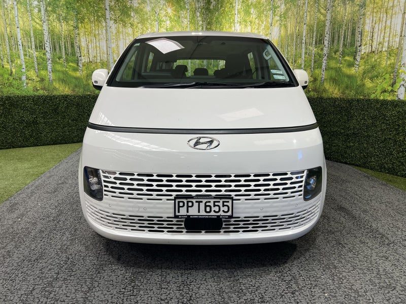 2022 Hyundai Staria 2.2 D/T 8 SPD Auto - 8 Seats, photo 2