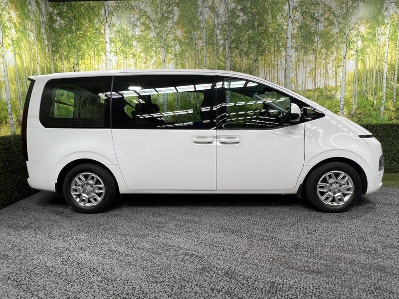 2022 Hyundai Staria 2.2 D/T 8 SPD Auto - 8 Seats, photo 3