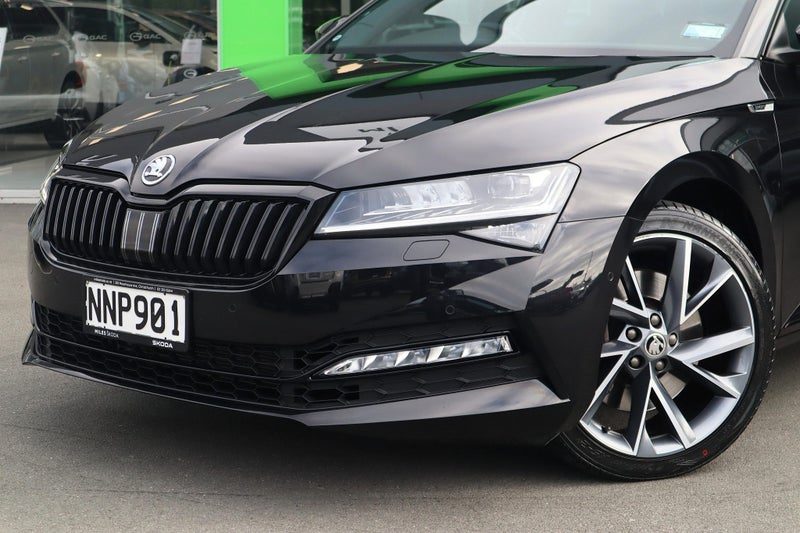 2021 Skoda Superb Sportline, photo 2
