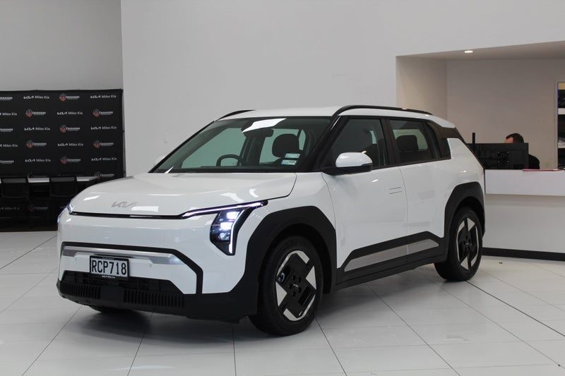 2026 Kia EV3 LIGHT LR 81KWH 605KM RANGE!, photo 3