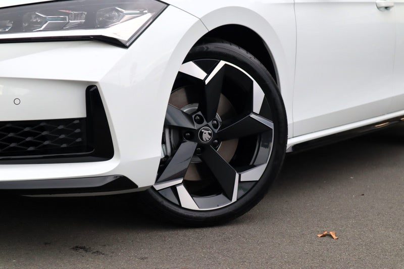 2026 Skoda Superb Sportline, photo 3