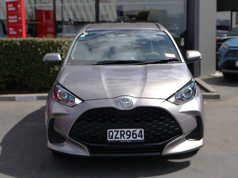 2024 Toyota Yaris GX 1.5P Hybrid Hatch, photo 2
