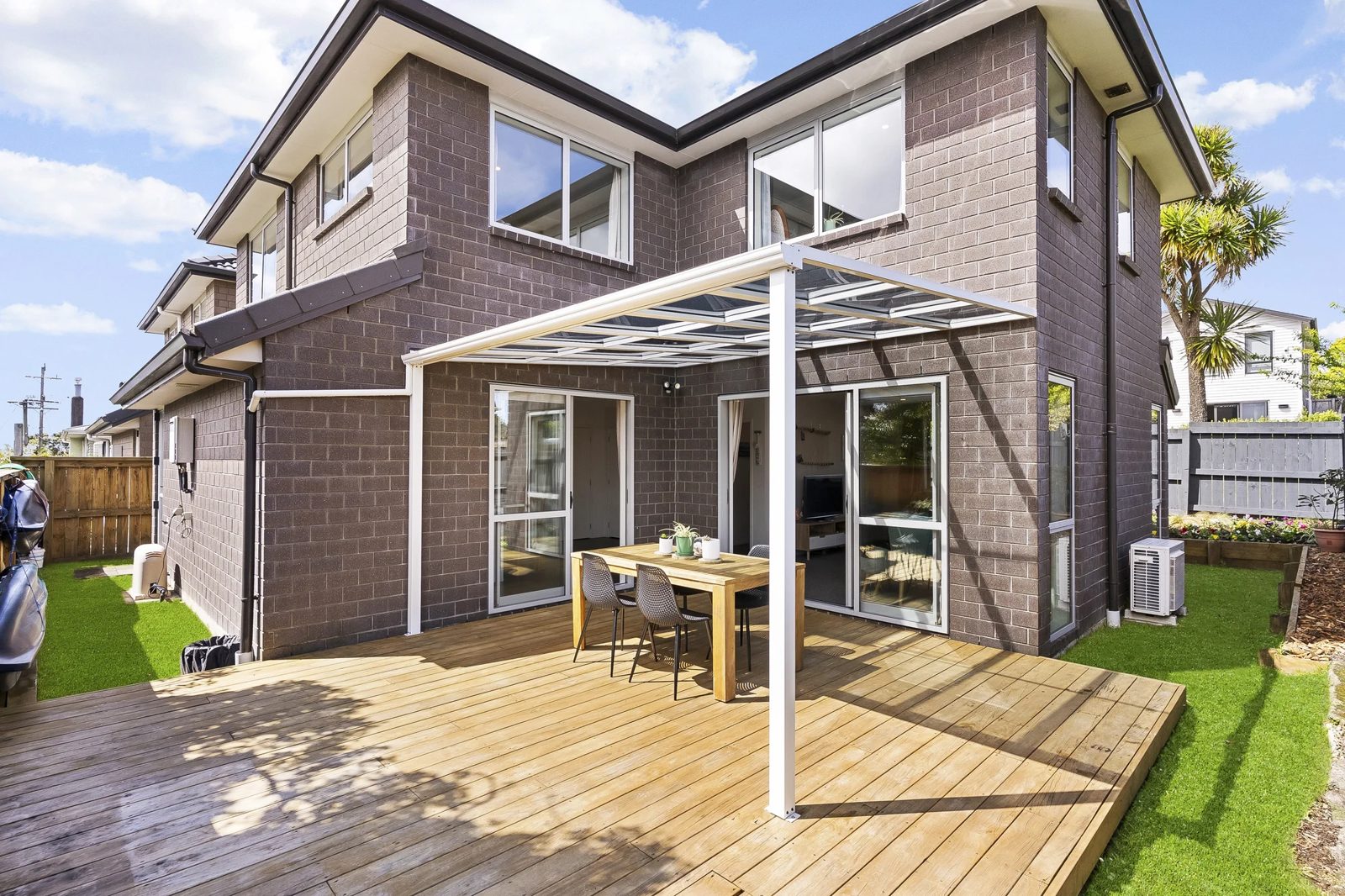 1A Grandison Crescent, New Lynn, photo 1