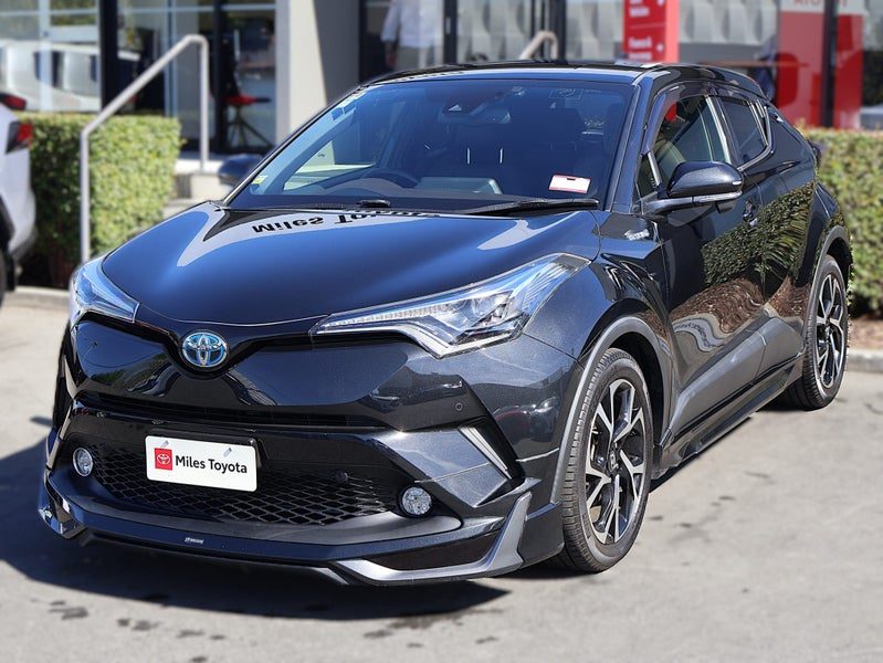 2017 Toyota C-HR 1.8 Hybrid G 5 Dr SUV CVT FWD, photo 3