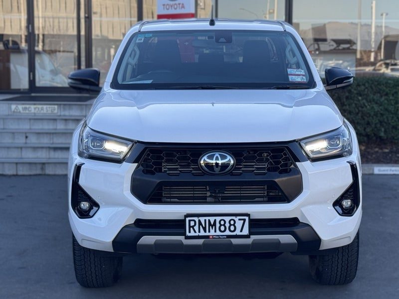 2025 Toyota Hilux SR5, photo 2