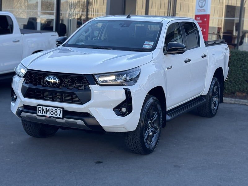 2025 Toyota Hilux SR5, photo 3