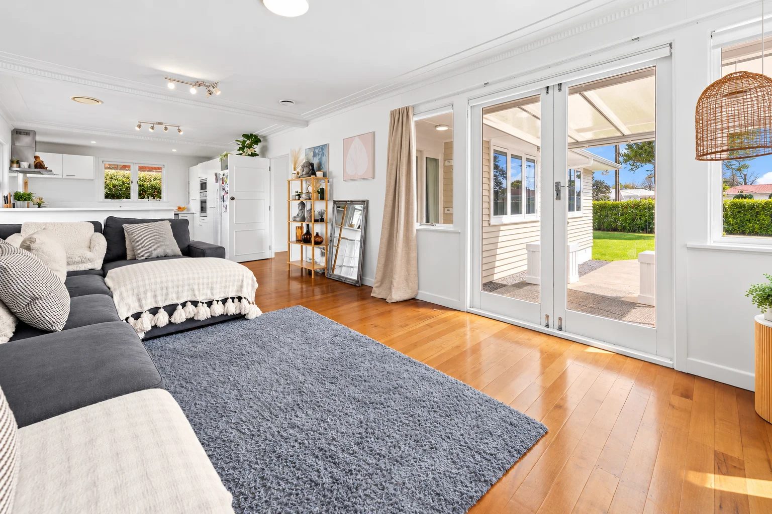 13 Peachgrove Road, Te Atatu Peninsula, photo 7