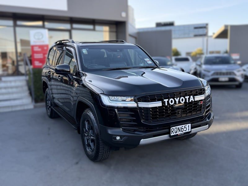 2022 Toyota Land Cruiser 300 GR Sport