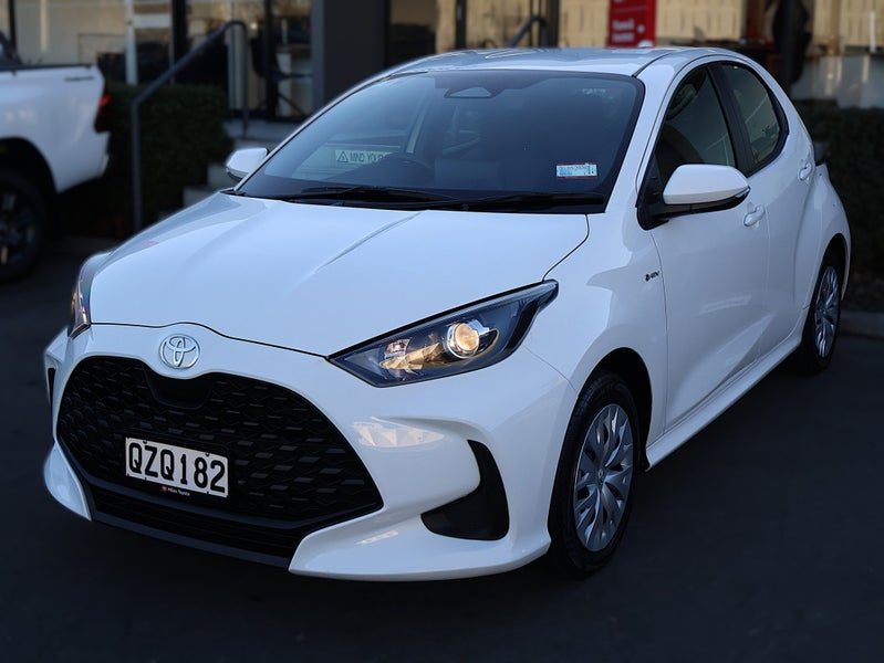 2024 Toyota Yaris GX HYBRID, Hatchback, photo 3