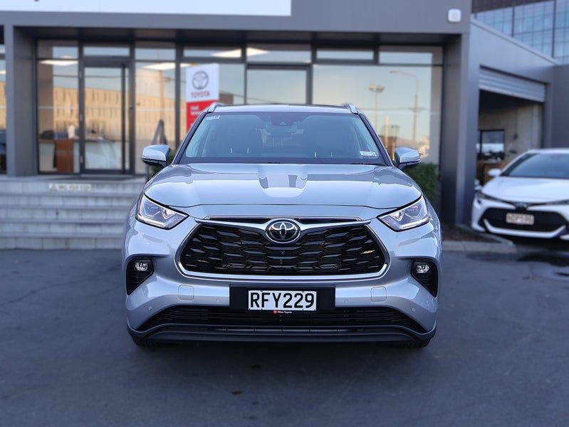 2025 Toyota Highlander Limited ZR, photo 2