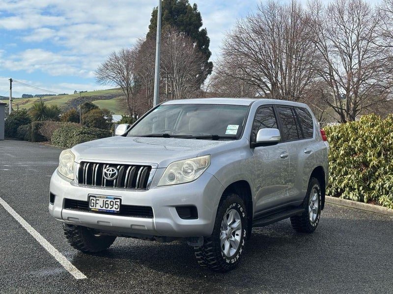 2012 Toyota Land Cruiser Prado GX 4WD 7 Seater, photo 3