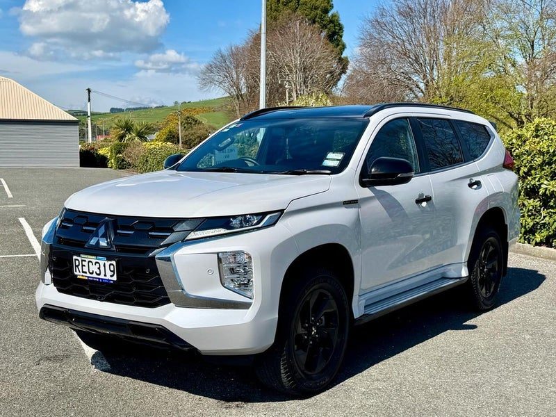 2025 Mitsubishi Pajero VRX 7 Seater, photo 3