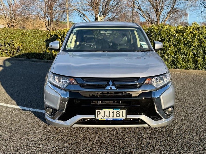2017 Mitsubishi Outlander PHEV, photo 3