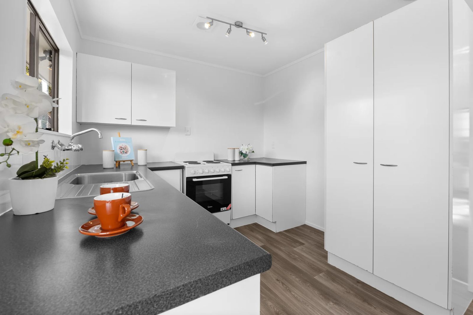 8B Latham Avenue, Pakuranga, photo 12
