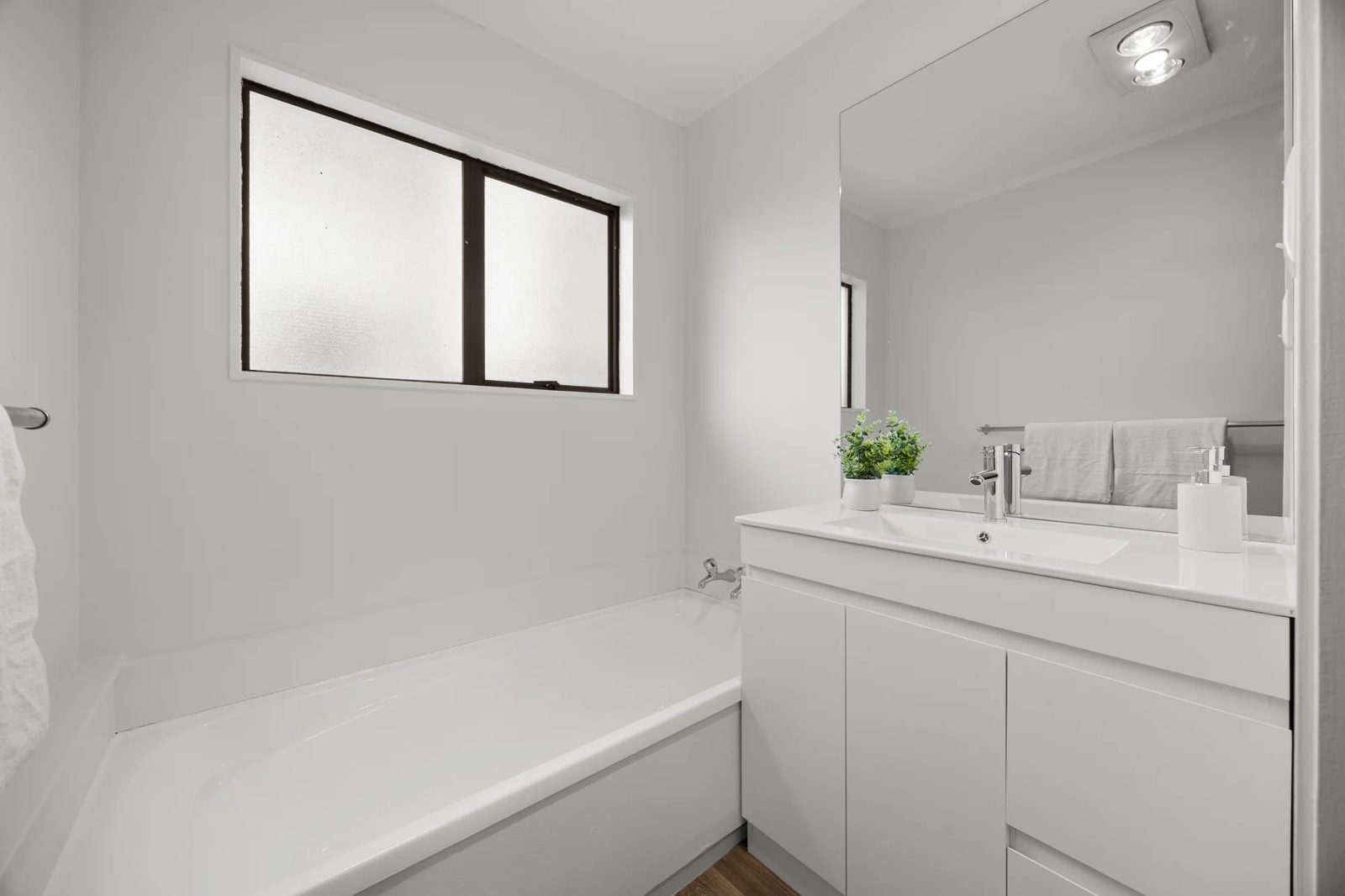 8B Latham Avenue, Pakuranga, photo 18