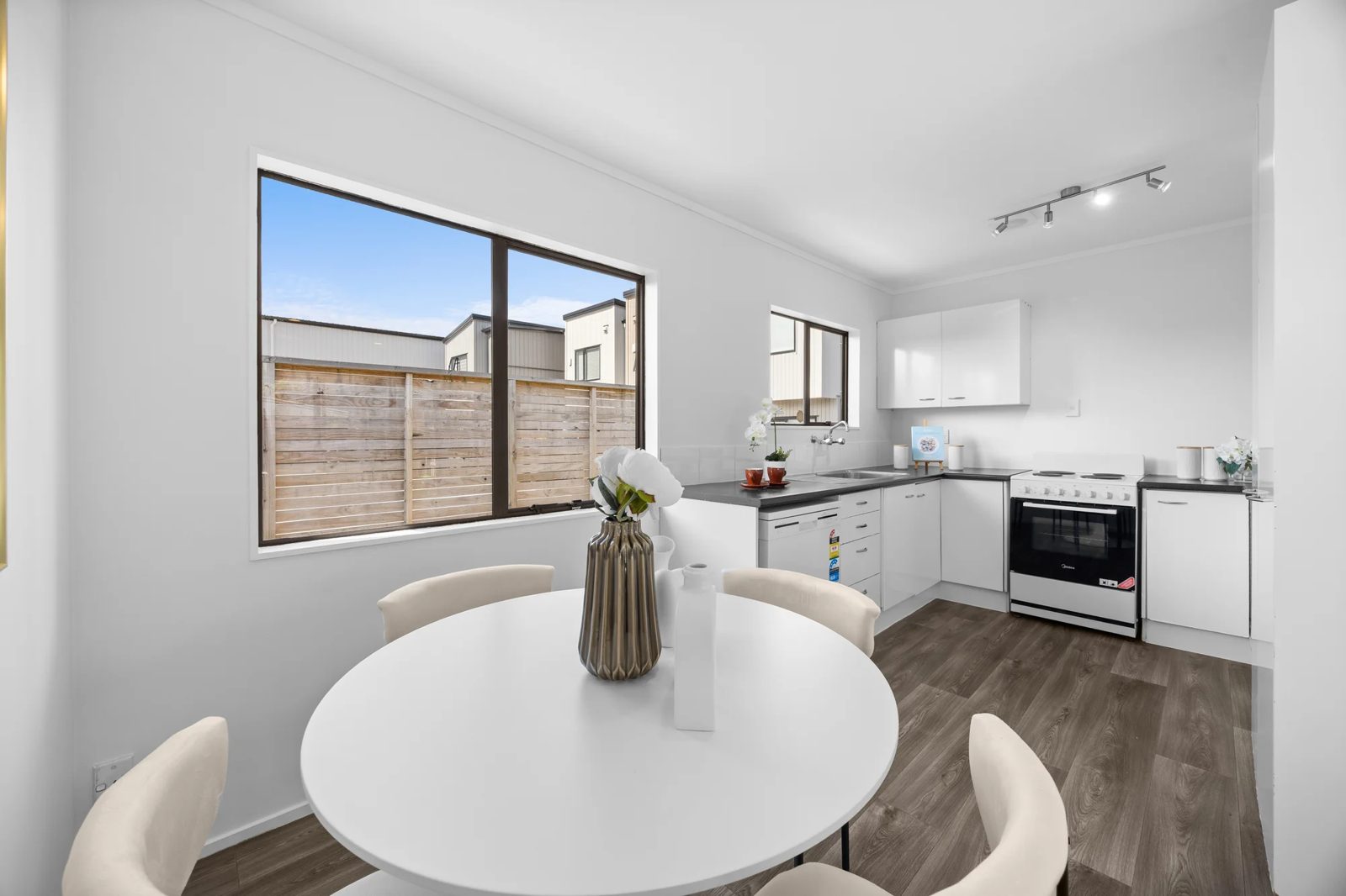 8B Latham Avenue, Pakuranga, photo 10