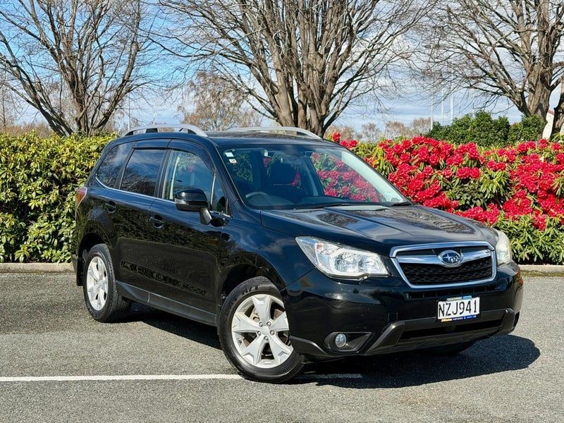 2012 Subaru Forester 4WD ECONOMICAL AUTO SUV, photo 2