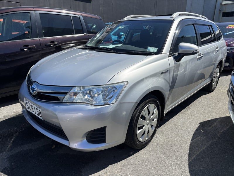 2013 Toyota Fielder Corolla Hybrid, photo 2