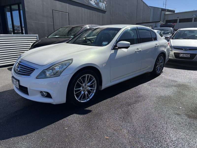 2011 Nissan Skyline 370GT, photo 2