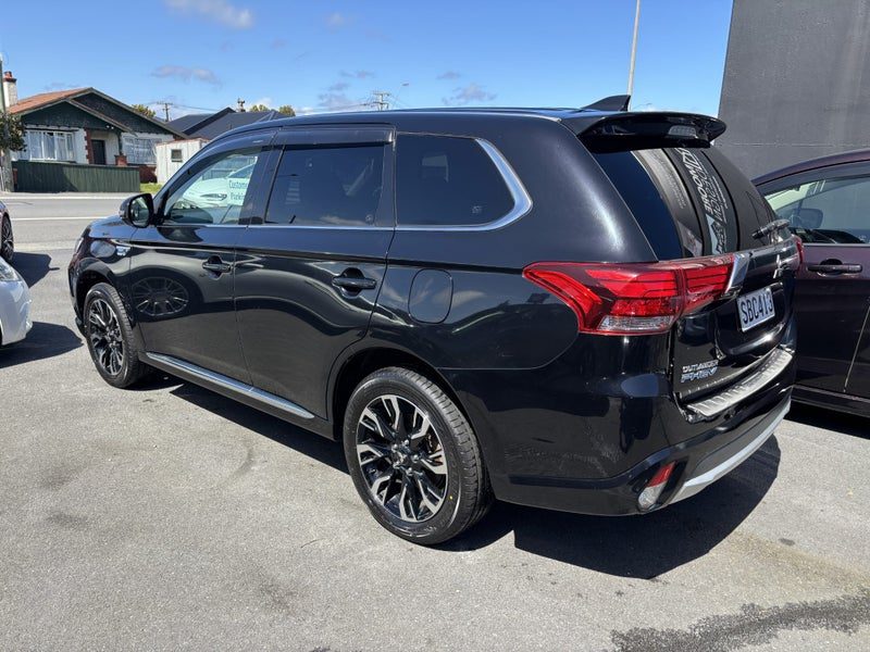 2015 Mitsubishi Outlander PHEV, photo 3