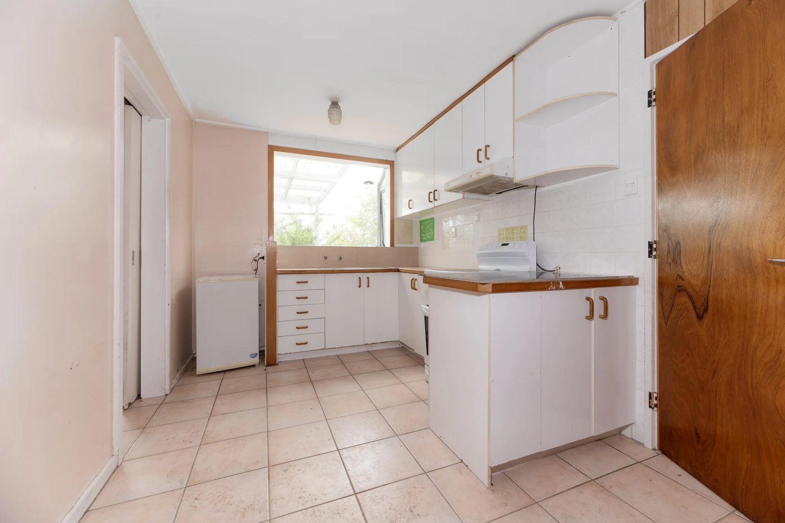 18 Taratoa Street, Point England, photo 4