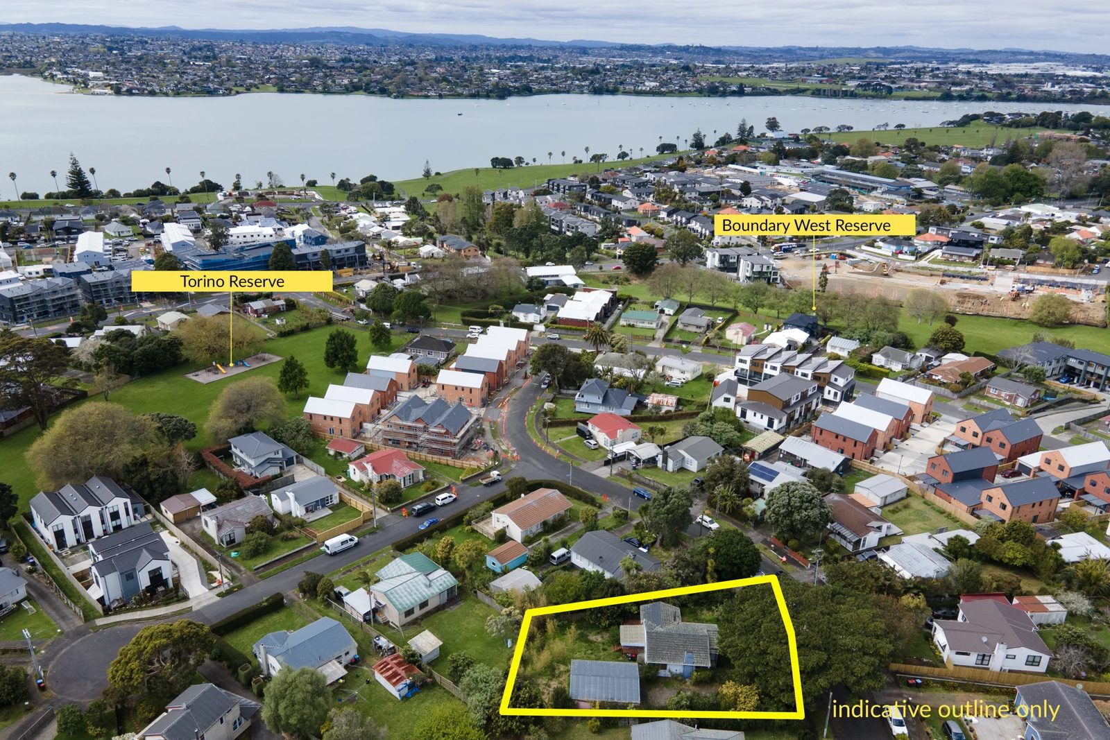 18 Taratoa Street, Point England, photo 7