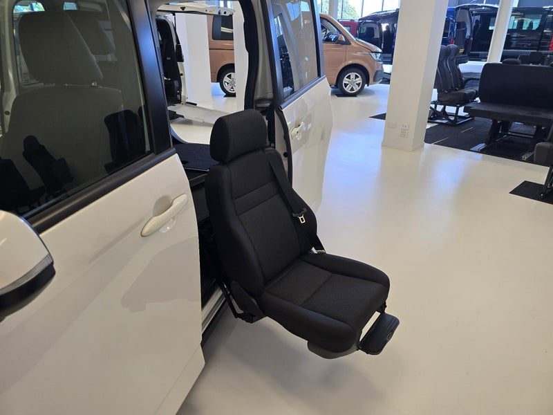 2022 Toyota Noah Hybrid EV