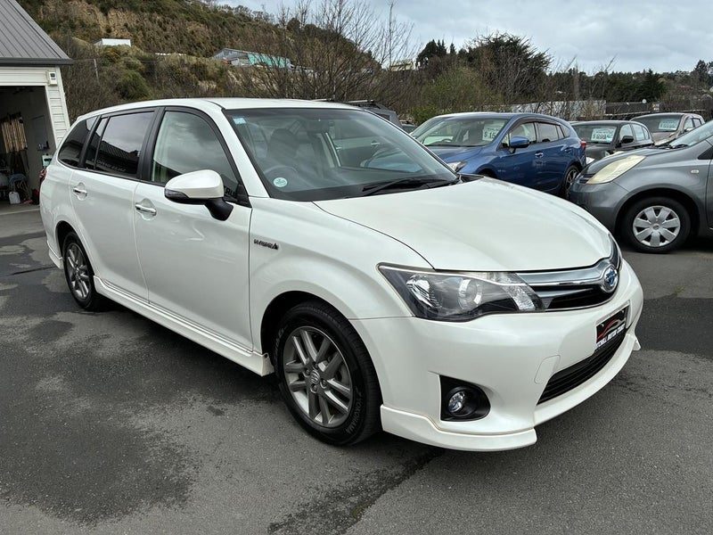 2014 Toyota Corolla FIELDER HV G AERO TOURER WXB, photo 2