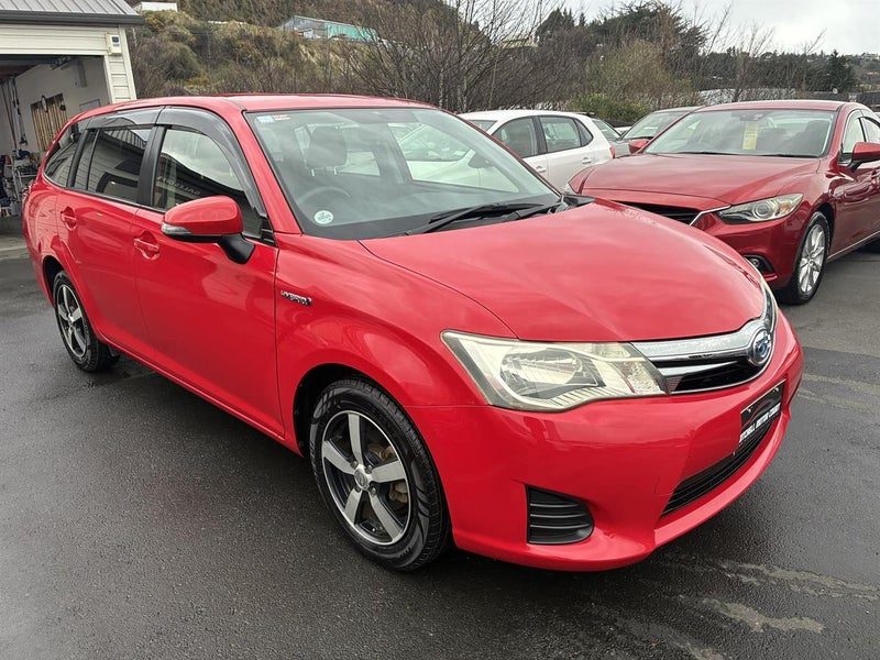 2013 Toyota Corolla FIELDER HYBRID, photo 2