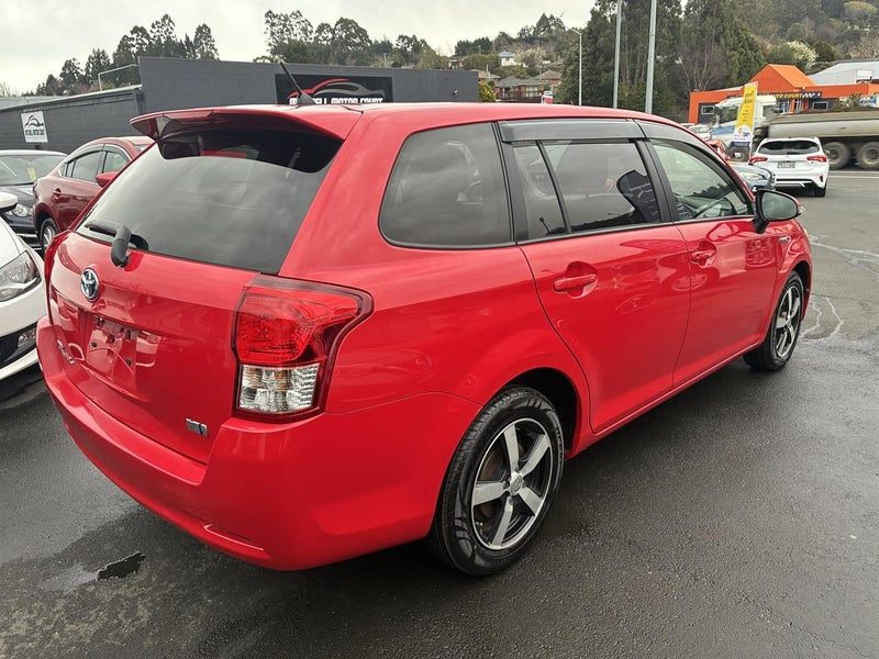 2013 Toyota Corolla FIELDER HYBRID, photo 3