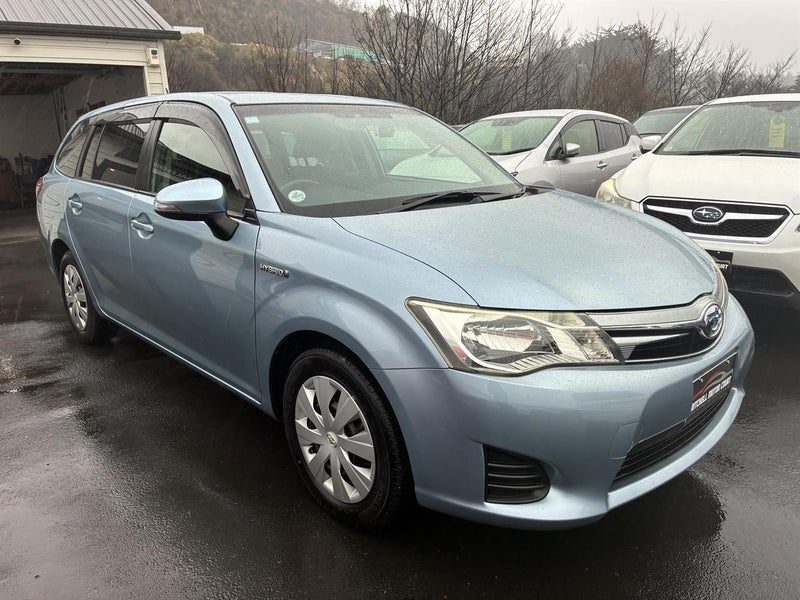 2013 Toyota Corolla FIELDER HYBRID G, photo 2