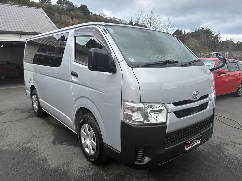 2021 Toyota Hiace VAN DX, photo 2