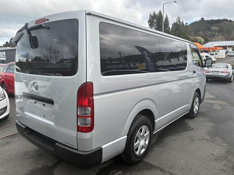 2021 Toyota Hiace VAN DX, photo 3