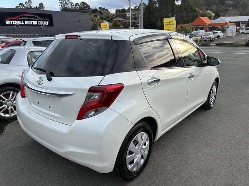 2015 Toyota Vitz 1.3F SMART STYLE EDITION, photo 3