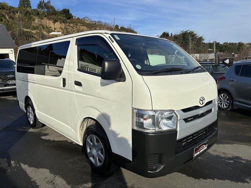 2018 Toyota Hiace VAN DX, photo 2