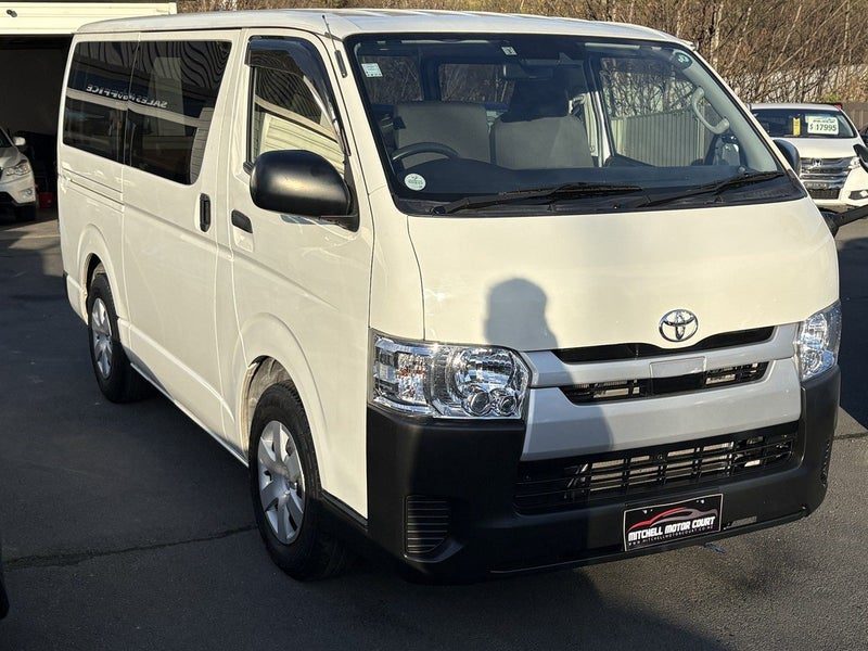2020 Toyota Hiace VAN LONG DX 5D, photo 2