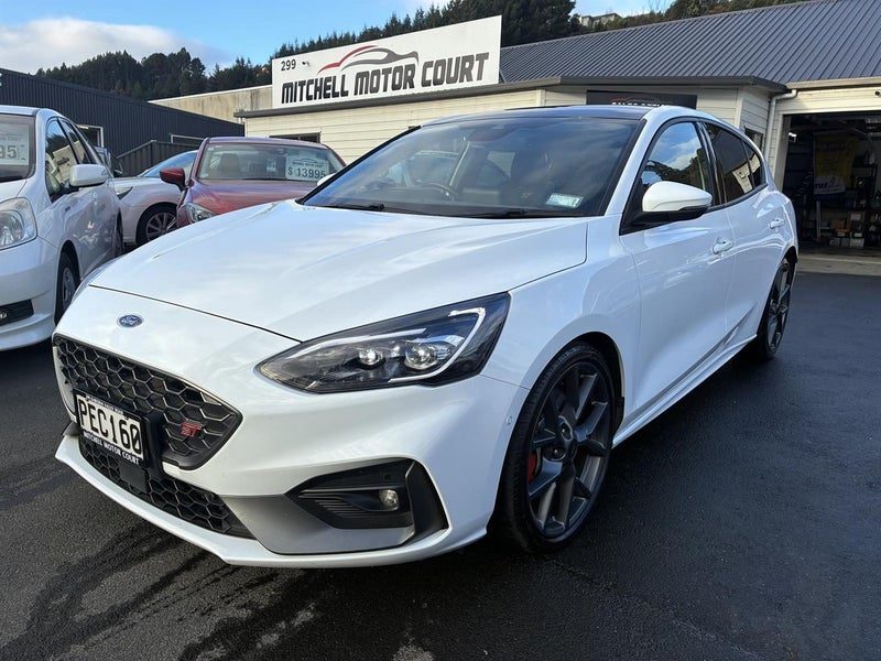 2022 Ford Focus ST 2.3P/7AT