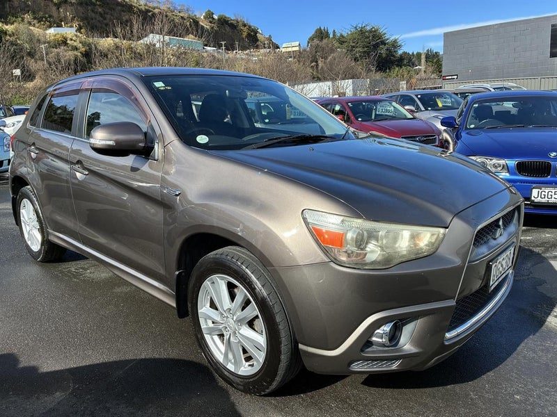 2010 Mitsubishi RVR, photo 2