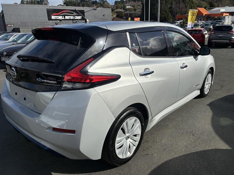 2018 Nissan Leaf X, photo 3