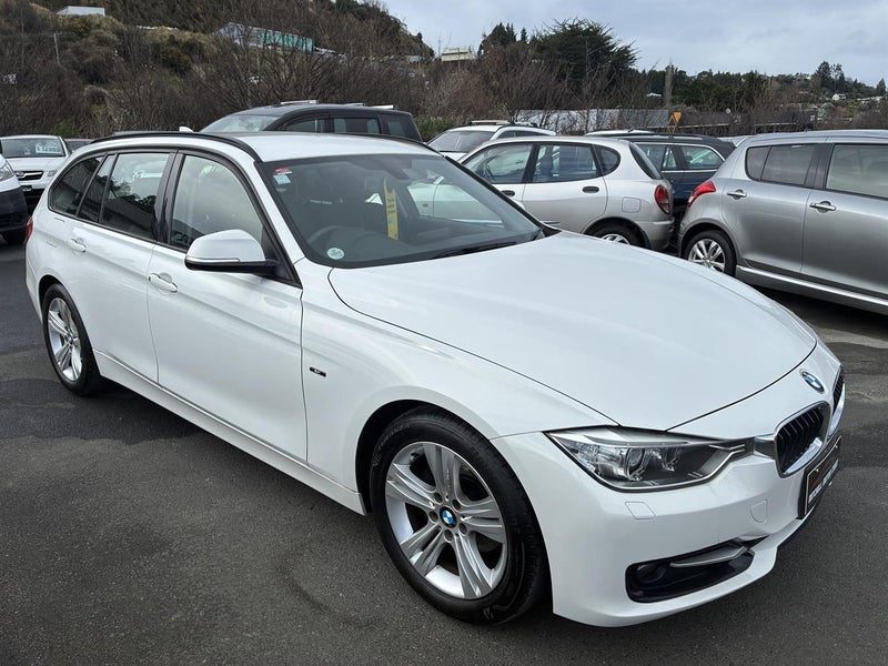 2013 BMW 320i TOURING SPORT, photo 2