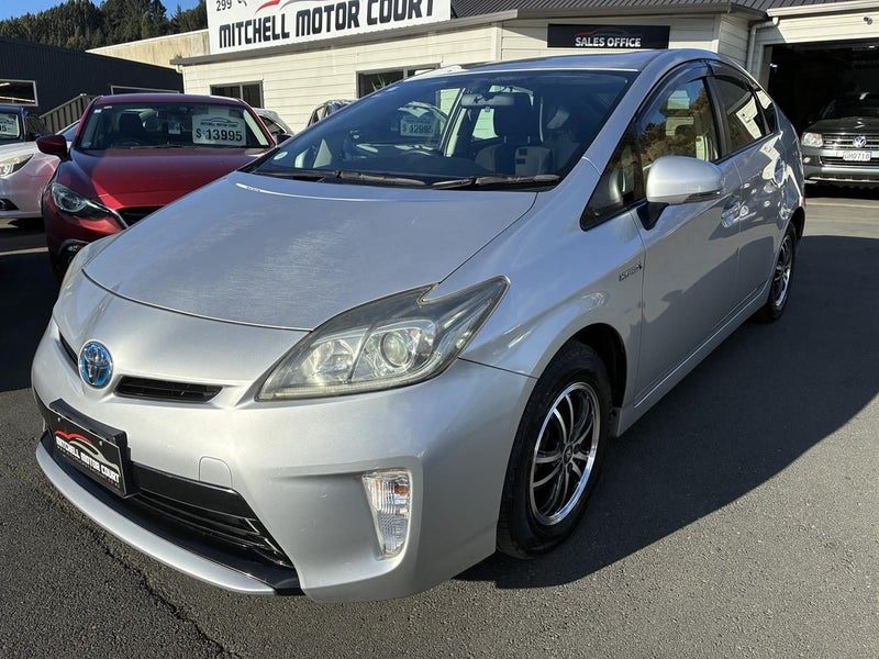 2012 Toyota Prius 5D S
