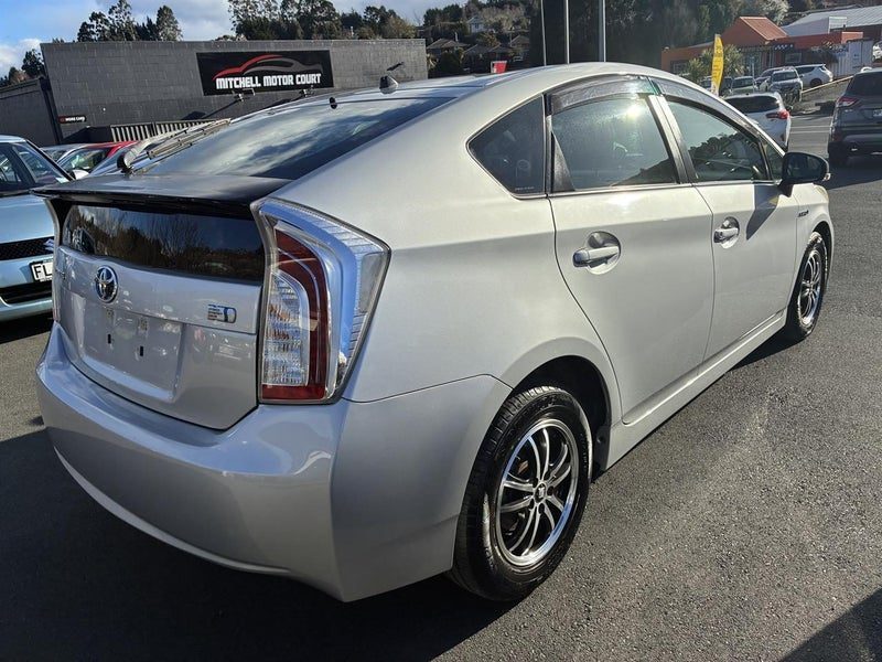 2012 Toyota Prius 5D S, photo 2