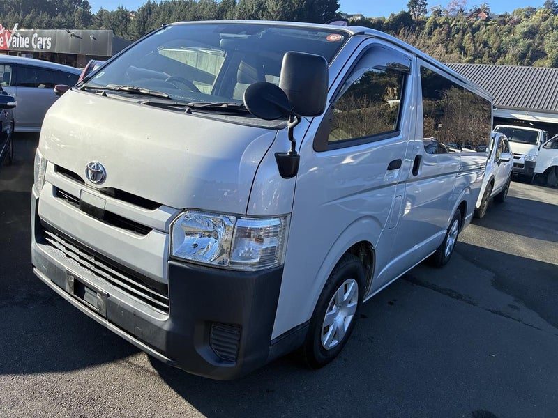 2018 Toyota Hiace VAN 5D DX