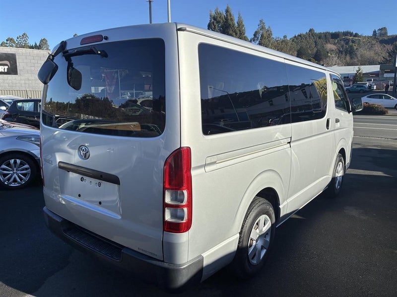 2018 Toyota Hiace VAN 5D DX, photo 3