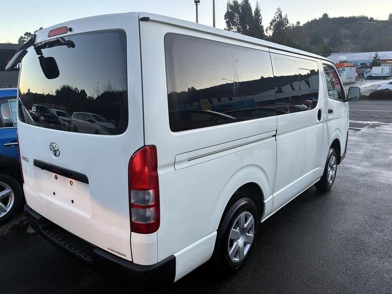 2023 Toyota Hiace VAN DX, photo 2