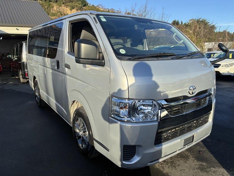 2021 Toyota Hiace VAN DX GL PACKAGE, photo 2